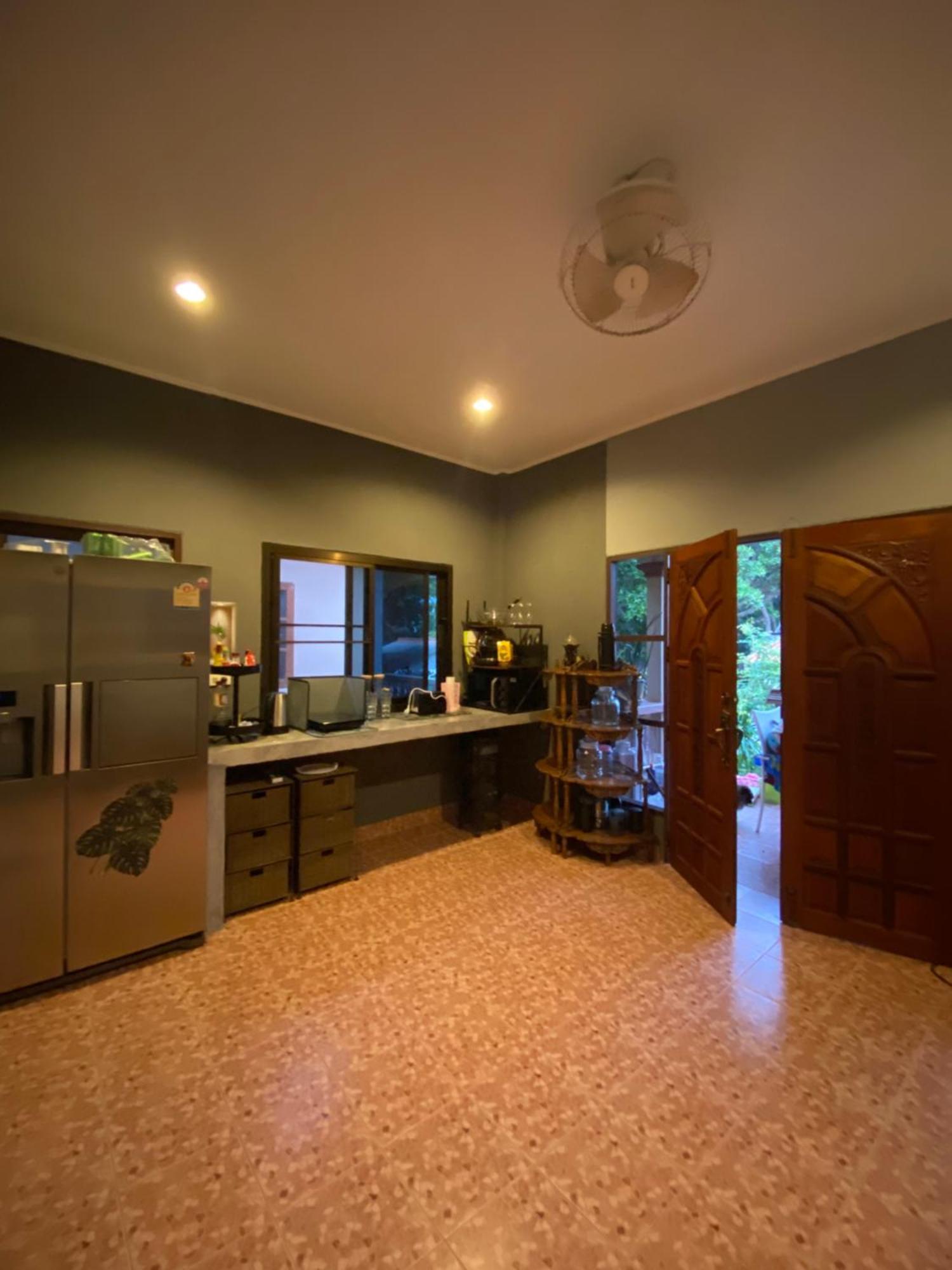 Beachfront Bungalow South Of Phuket Buitenkant foto