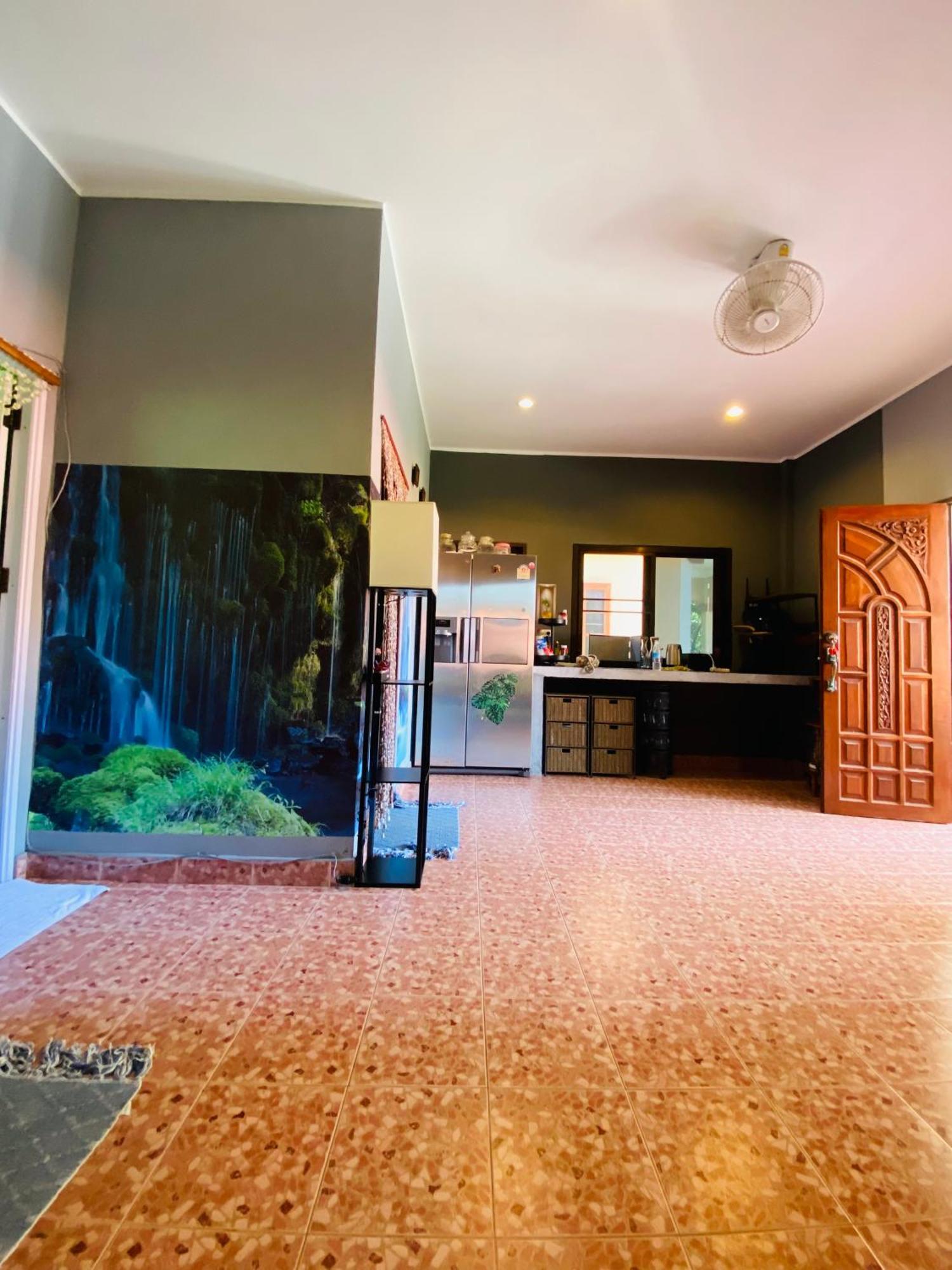 Beachfront Bungalow South Of Phuket Buitenkant foto