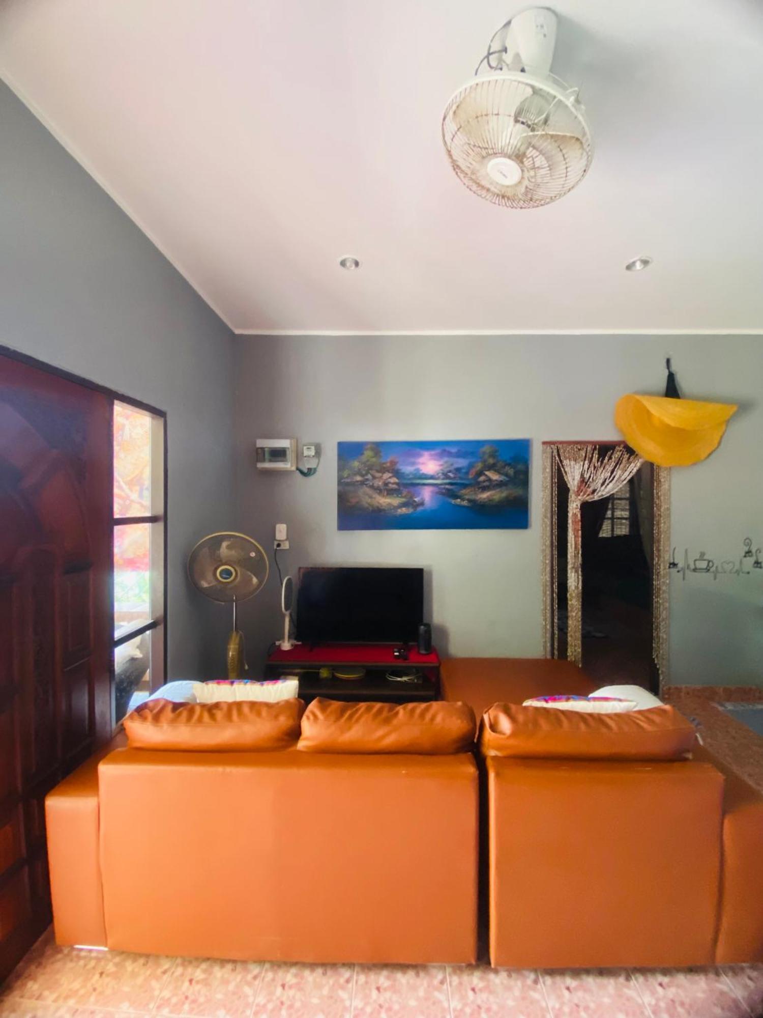 Beachfront Bungalow South Of Phuket Buitenkant foto